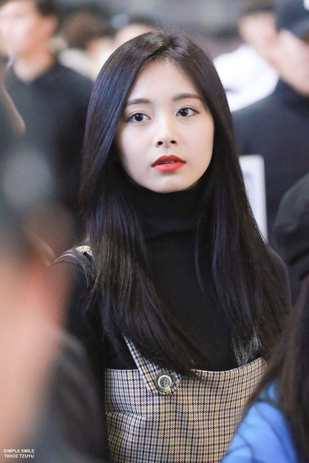 Phóng viên Hàn chỉ ra 3 idol ngoài đời ăn đứt trên hình