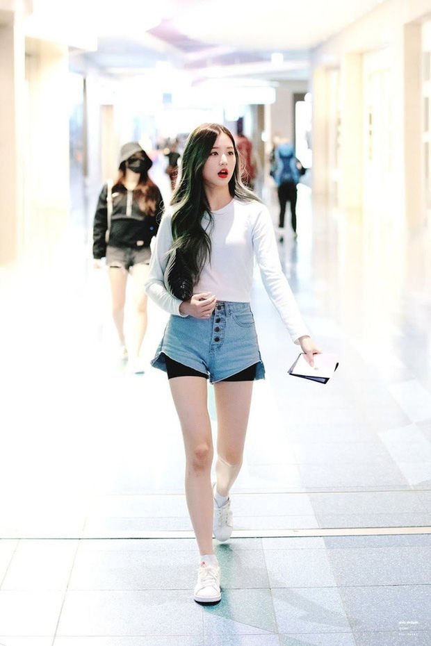 Phóng viên Hàn chỉ ra 3 idol ngoài đời ăn đứt trên hình