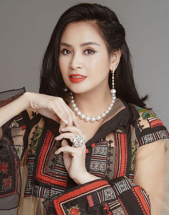 Phượng Chanel đọ sắc đàn chị Thanh Lam: 5 lần thì cả 5 đều thất thế
