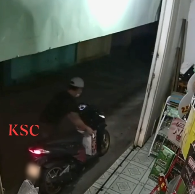 Bức xúc cảnh thanh niên vào tạp hóa lấy thùng bia rồi rồ ga bỏ trốn