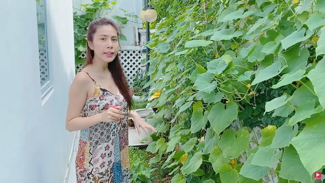Thủy Tiên rao bán rau củ online kiến tiền nuôi chồng