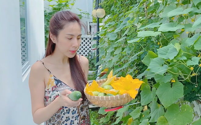 Thủy Tiên rao bán rau củ online kiến tiền nuôi chồng