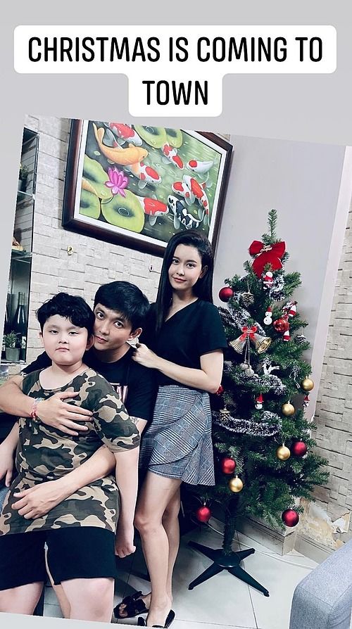 Tim và Trương Quỳnh Anh đón Giáng sinh cùng con trai cực tình cảm