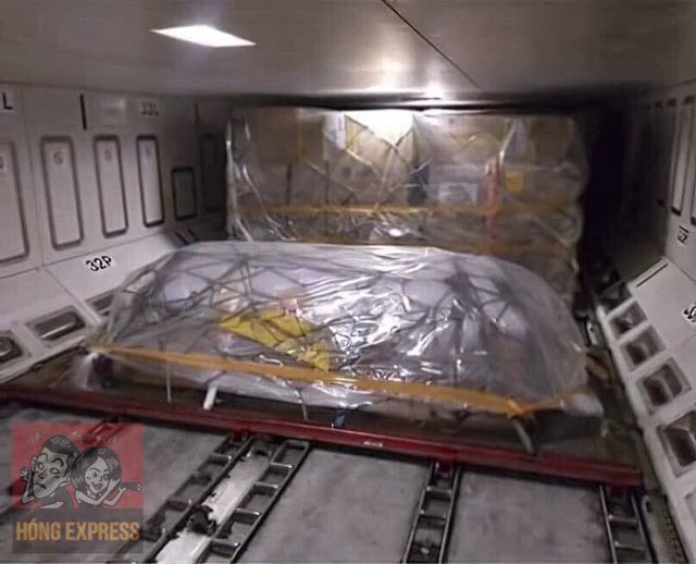 Chị Bé Heo chưa gặp chồng dù cố nghệ sĩ Chí Tài đã về đến Mỹ