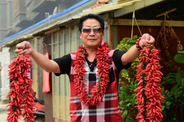 Vua ăn cay ở Trung Quốc ăn 5 lạng ớt/ngày, nhâm nhi ớt như ăn hạt dưa