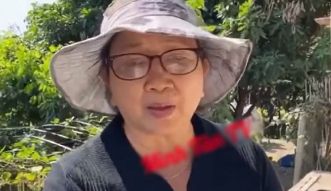 Bố mẹ Vân Quang Long lặng lẽ bên mộ phần con trai