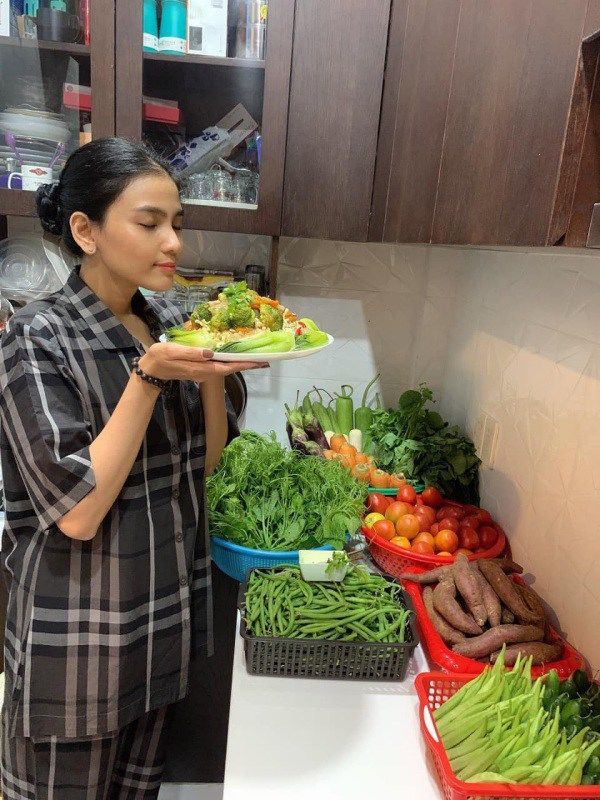 5 mỹ nhân ăn chay của Vbiz: Angela Phương Trinh xinh đẹp bội phần