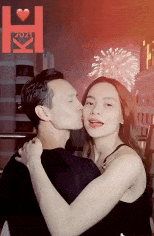 Sốc đường với clip Hà Hồ - Kim Lý khóa môi lia lịa ngày đầu năm