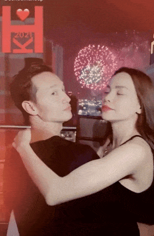 Sốc đường với clip Hà Hồ - Kim Lý khóa môi lia lịa ngày đầu năm