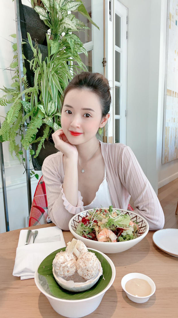 Midu mở tiệc sang chảnh trên du thuyền triệu đô