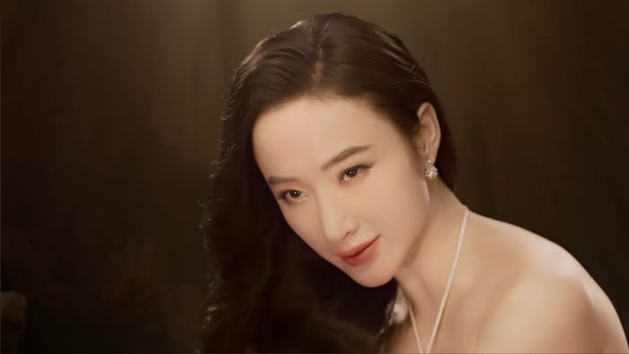 Angela Phương Trinh đọ sắc Á hậu Tú Anh, Khánh Linh