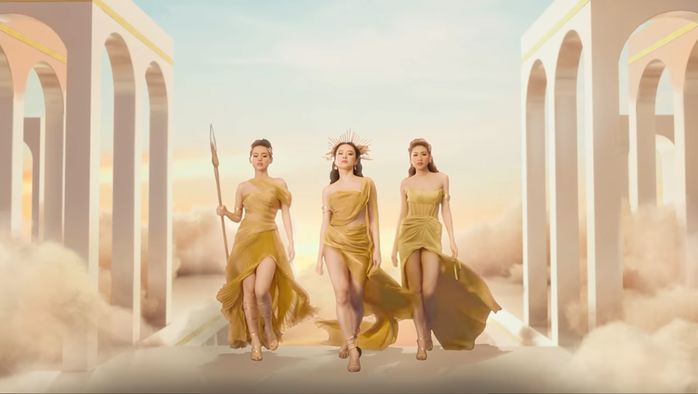 Angela Phương Trinh đọ sắc Á hậu Tú Anh, Khánh Linh