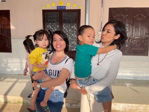 Ảnh mặt mộc của Việt Trinh gây sốt vì đẹp khó tin