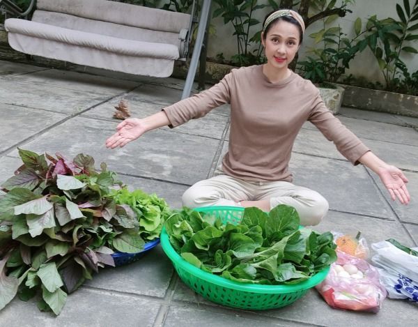 Ảnh mặt mộc của Việt Trinh gây sốt vì đẹp khó tin