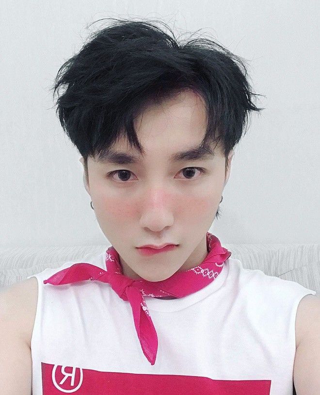 Những sao nam Vbiz mê make-up