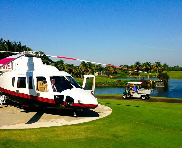 Vợ chồng Donald Trump về dinh thự Mar-a-Lago dát vàng
