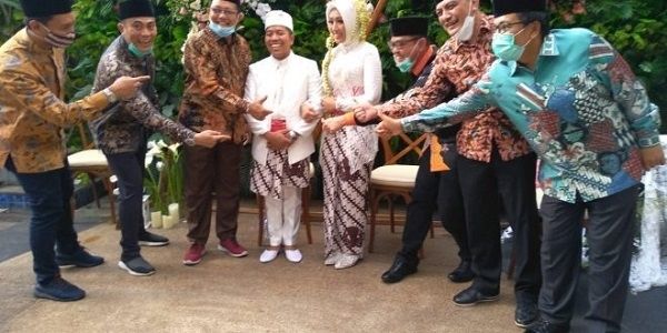 Mới tân hôn 2 tháng đã tử nạn trong vụ rơi máy bay Indonesia