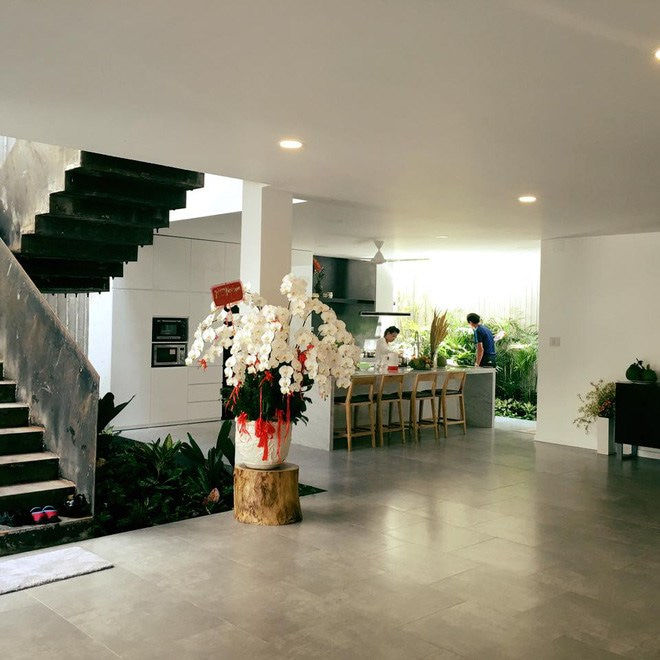 Cận cảnh trong ngoài biệt thự hơn 30 tỷ của Hồ Ngọc Hà