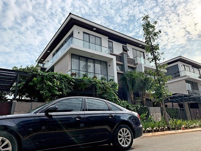 Cận cảnh trong ngoài biệt thự hơn 30 tỷ của Hồ Ngọc Hà