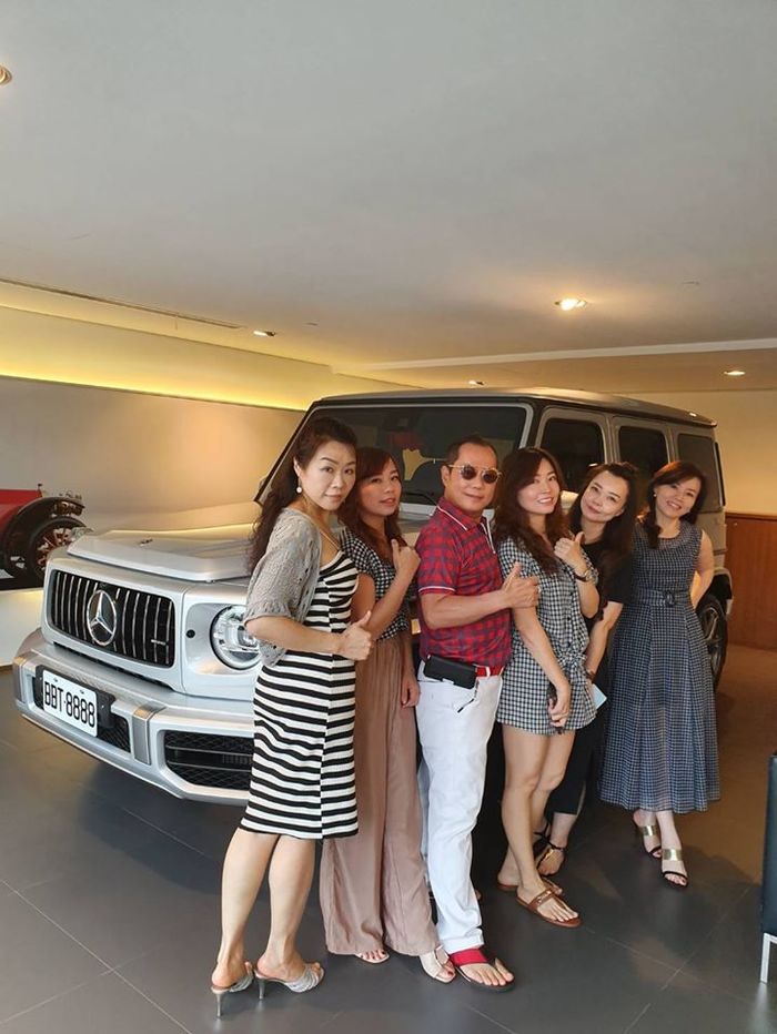 Hu Han-Feng: Đại gia Đài Loan ở với 4 vợ, 16 cô bồ