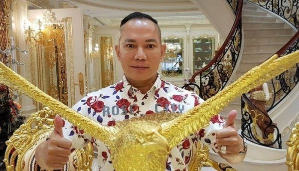 Hu Han-Feng: Đại gia Đài Loan ở với 4 vợ, 16 cô bồ