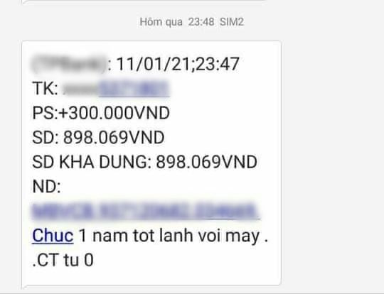 Cô gái được chuyển 300k vì comment dạo than hết tiền