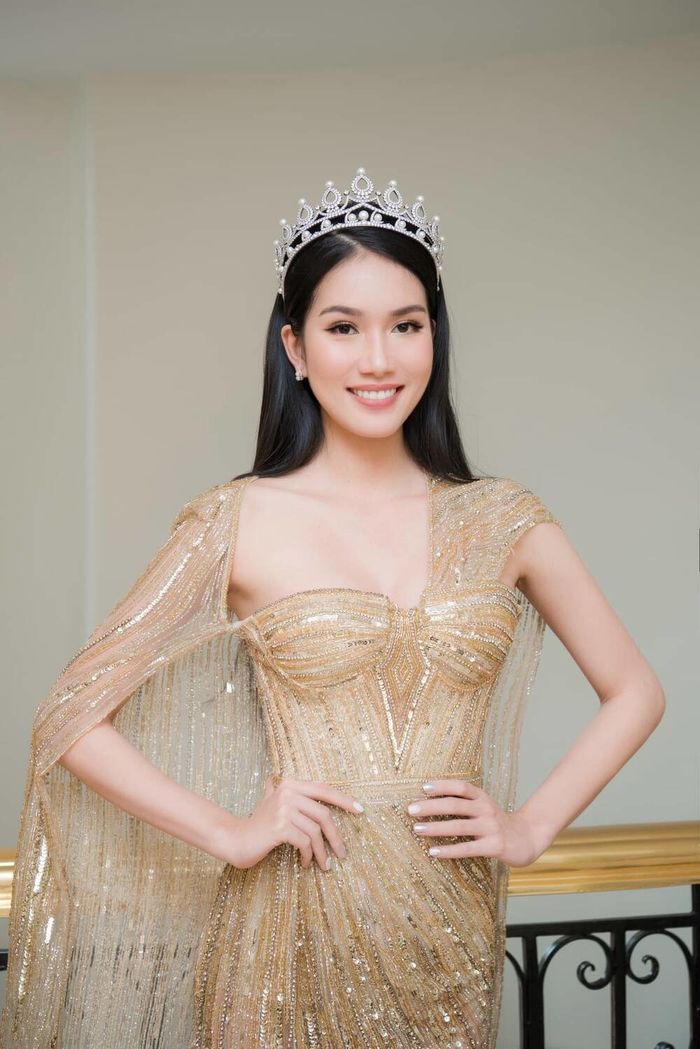 Mỹ nhân Việt diện cùng 1 kiểu váy sequin lấp lánh