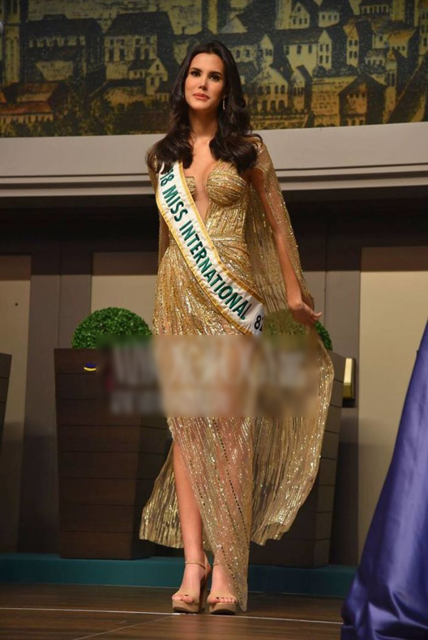 Mỹ nhân Việt diện cùng 1 kiểu váy sequin lấp lánh