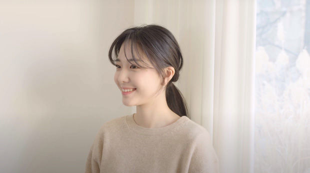 Stylist Hàn Quốc hướng dẫn tự cắt tóc mái thưa chuẩn salon