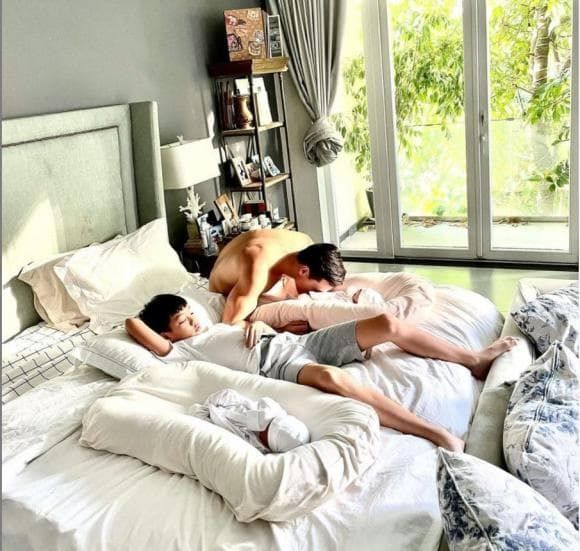 Hồ Ngọc Hà đăng ảnh lúc bé của Kim Lý