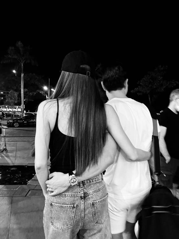 Hồ Ngọc Hà và Kim Lý trốn con hẹn hò lãng mạn