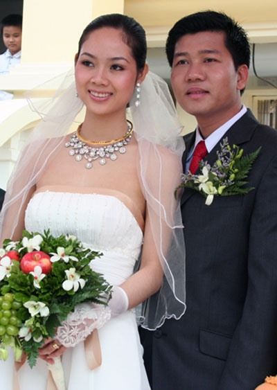 Hoa hậu Việt Nam 2002 Phạm Thị Mai Phương tái xuất