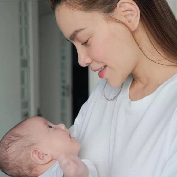 Khéo sinh như Hồ Ngọc Hà con gái giống mẹ, con trai giống bố