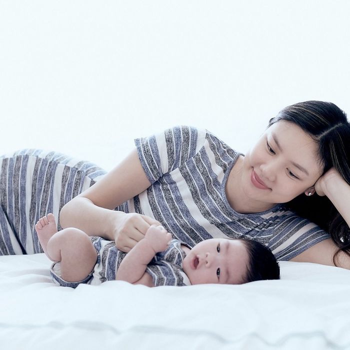 Lạc Cơ Nhi: Siêu mẫu gốc Việt mang thai lần 2