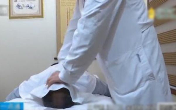 Nam IT 32 tuổi bị nhồi máu não sau khi massage