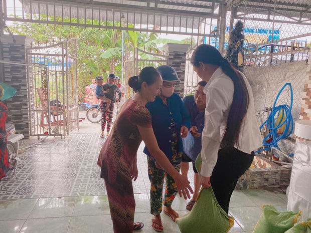 Linh Lan công khai minh bạch tiền phúng Vân Quang Long