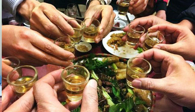 Nam thanh niên 29 tuổi tử vong do uống quá nhiều rượu mà không ăn cơm