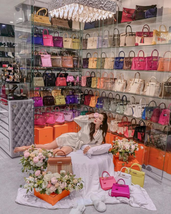 Nữ hoàng Hermès” sở hữu phòng chứa đồ trăm tỷ đồ hiệu