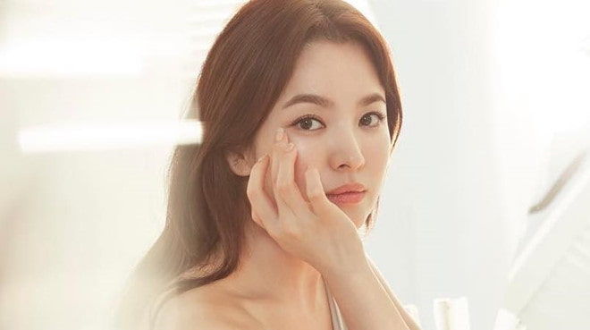 Ngược đời như Song Hye Kyo: 23 năm trước bị chê già, U40 được khen trẻ