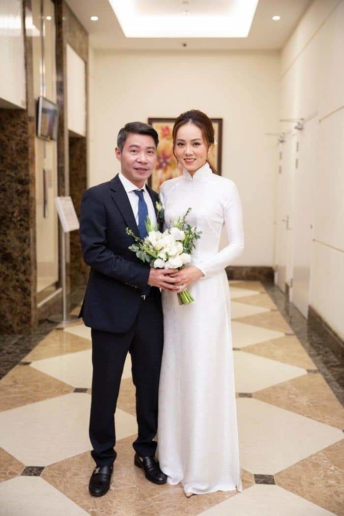 Những mối tình lệch tuổi hạnh phúc viên mãn của Vbiz