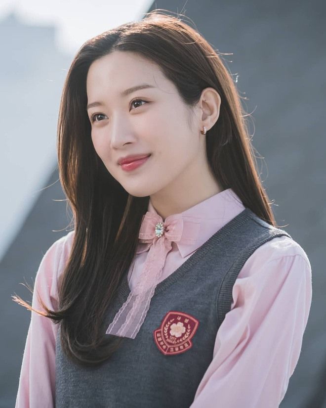 Moon Ga Young: Nữ chính “đánh bại” cả Jisoo