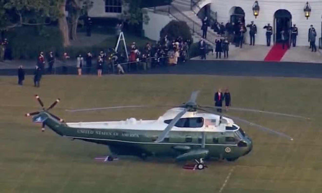 Barron Trump vắng mặt trong lễ chia tay của Donald Trump