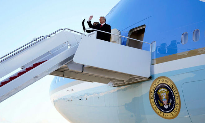 Barron Trump vắng mặt trong lễ chia tay của Donald Trump