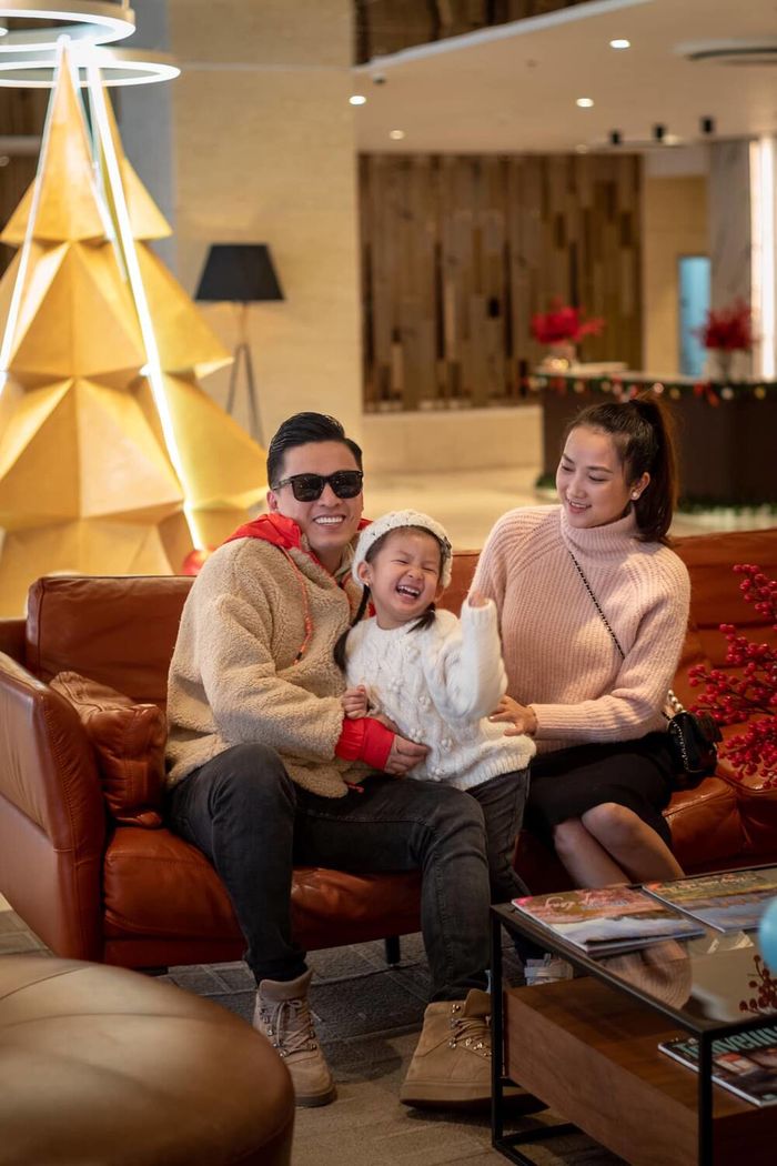 Con gái Lam Trường với vẻ ngoài xinh xắn
