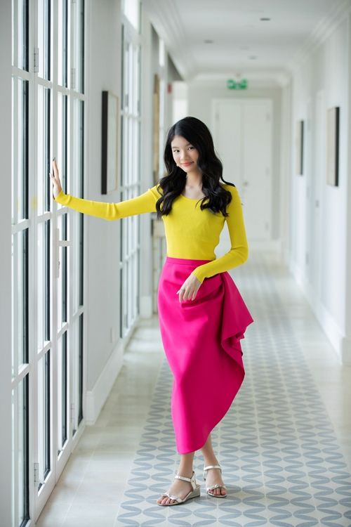 Vóc dáng của con gái Trương Ngọc Ánh