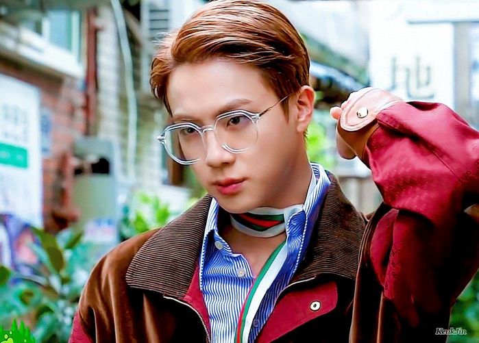 10 idol Kpop sở hữu gương mặt đạt tỉ lệ vàng