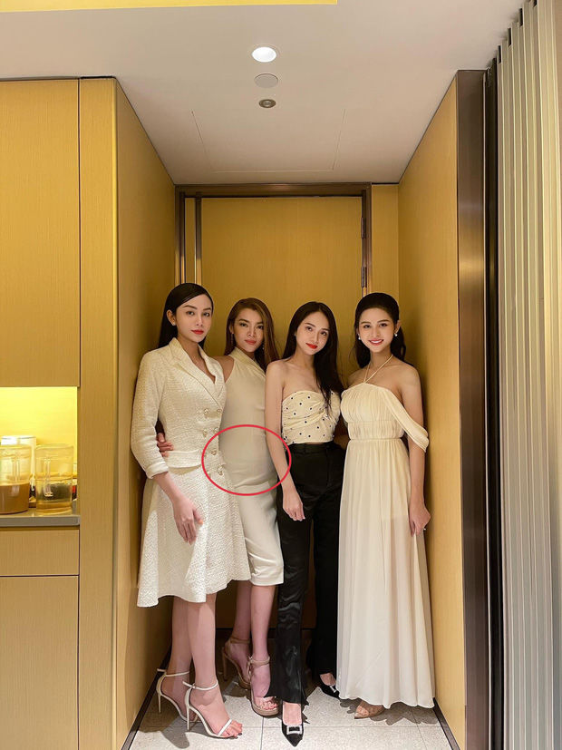 Trân Đài đọ sắc bên Hương Giang, Minh Tú