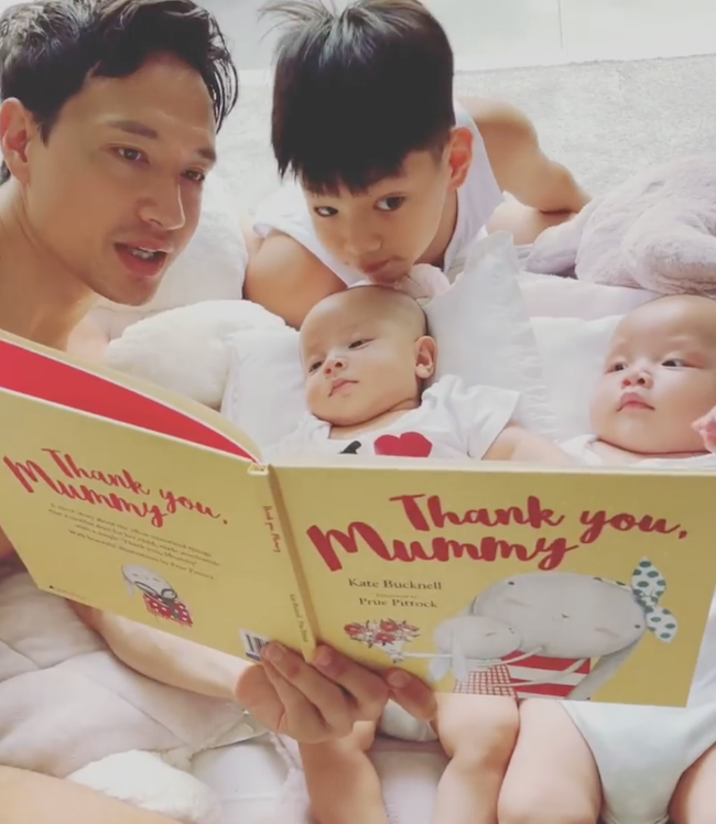 Cảnh bố bỉm của Kim Lý: Chăm con cực hài hước khiến Hà Hồ đau đầu