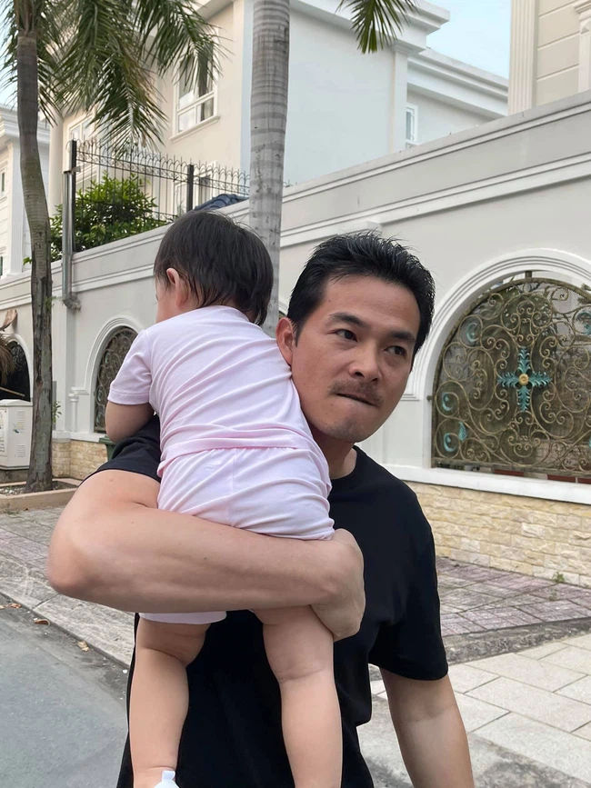 Lộ diện con gái Quách Ngọc Ngoan và Phượng Chanel