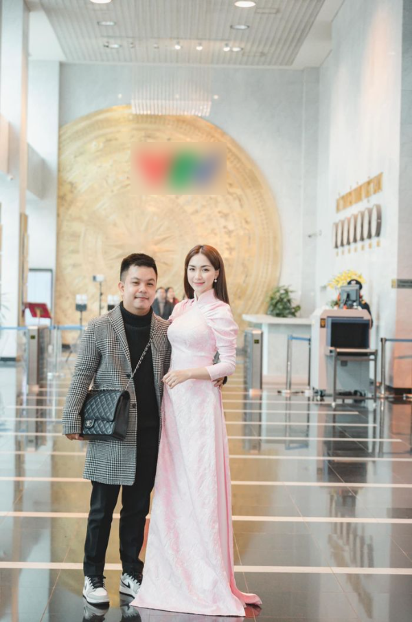 Sao Việt thưởng Tết: Hòa Minzy chi 400 triệu, Ngọc Trinh mới bất ngờ